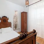 Laurus Brac * Sumartin