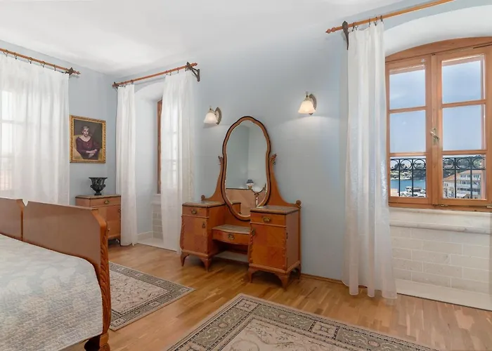 Laurus Brac Sumartin