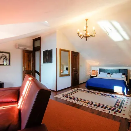Willa 4 Bedrooms Seafront Laurus With Heated Pool For Up To 8 People *