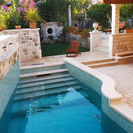 Villa Laurus Brac Sumartin